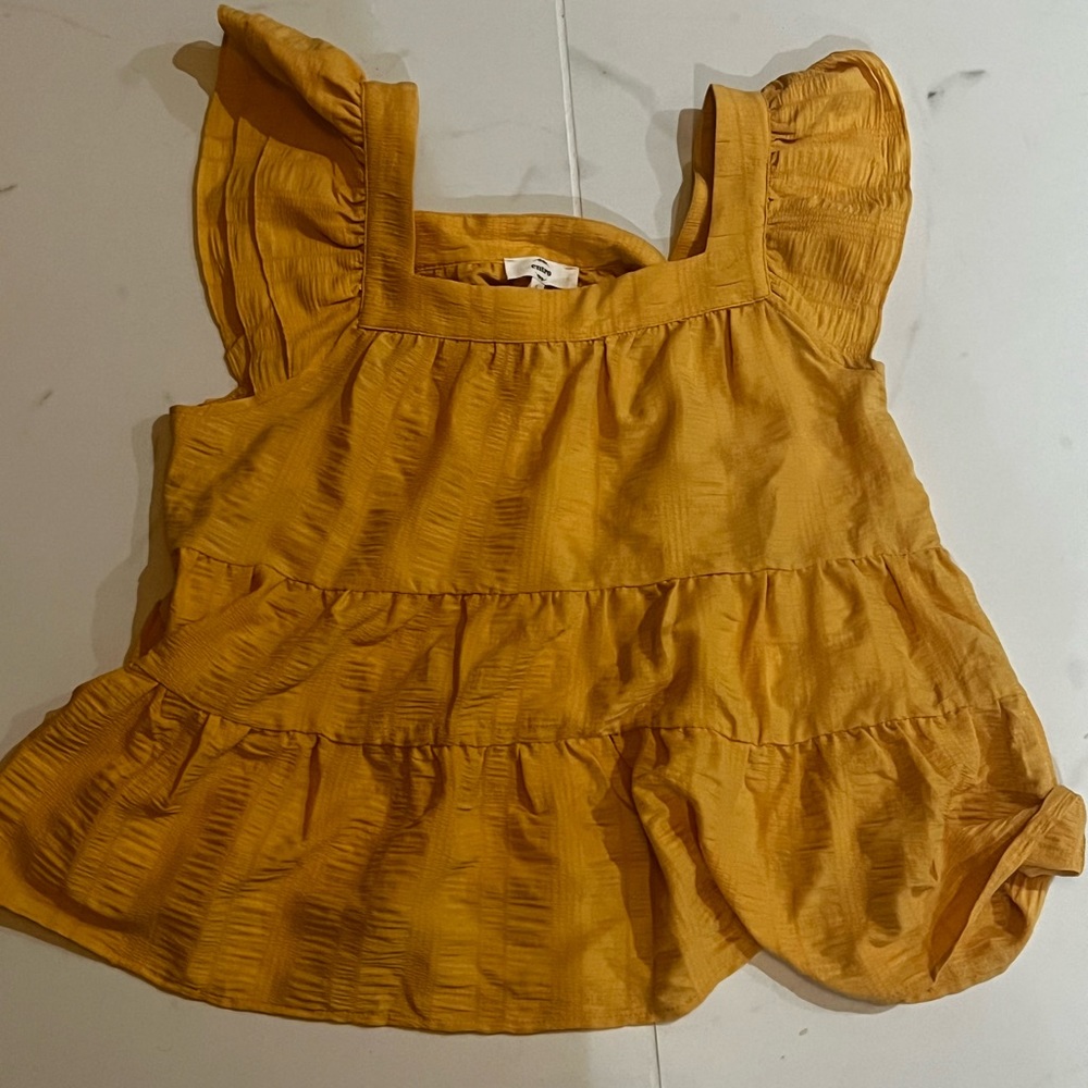 Entro Ruffle Top